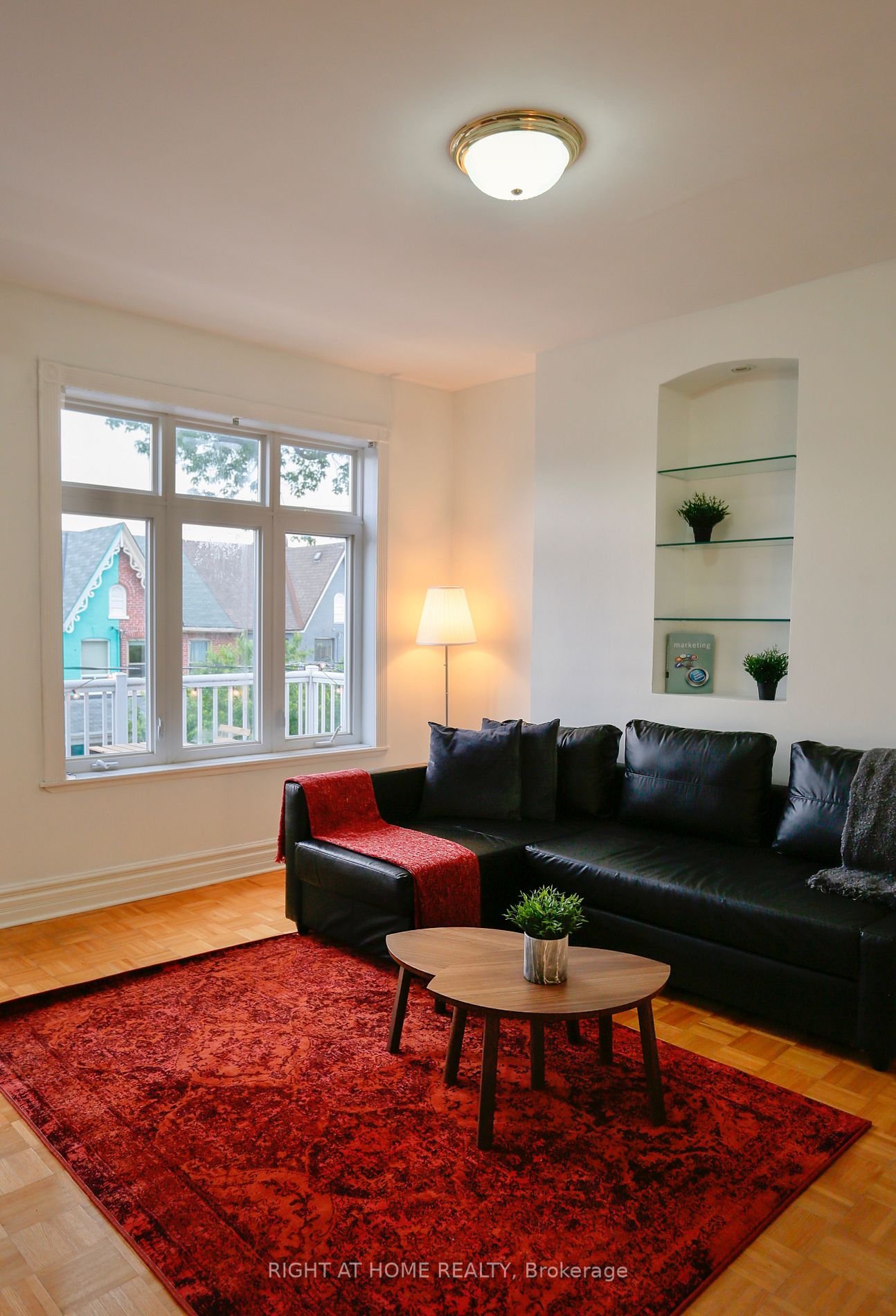 12 N Foxley St 2nd/3rd