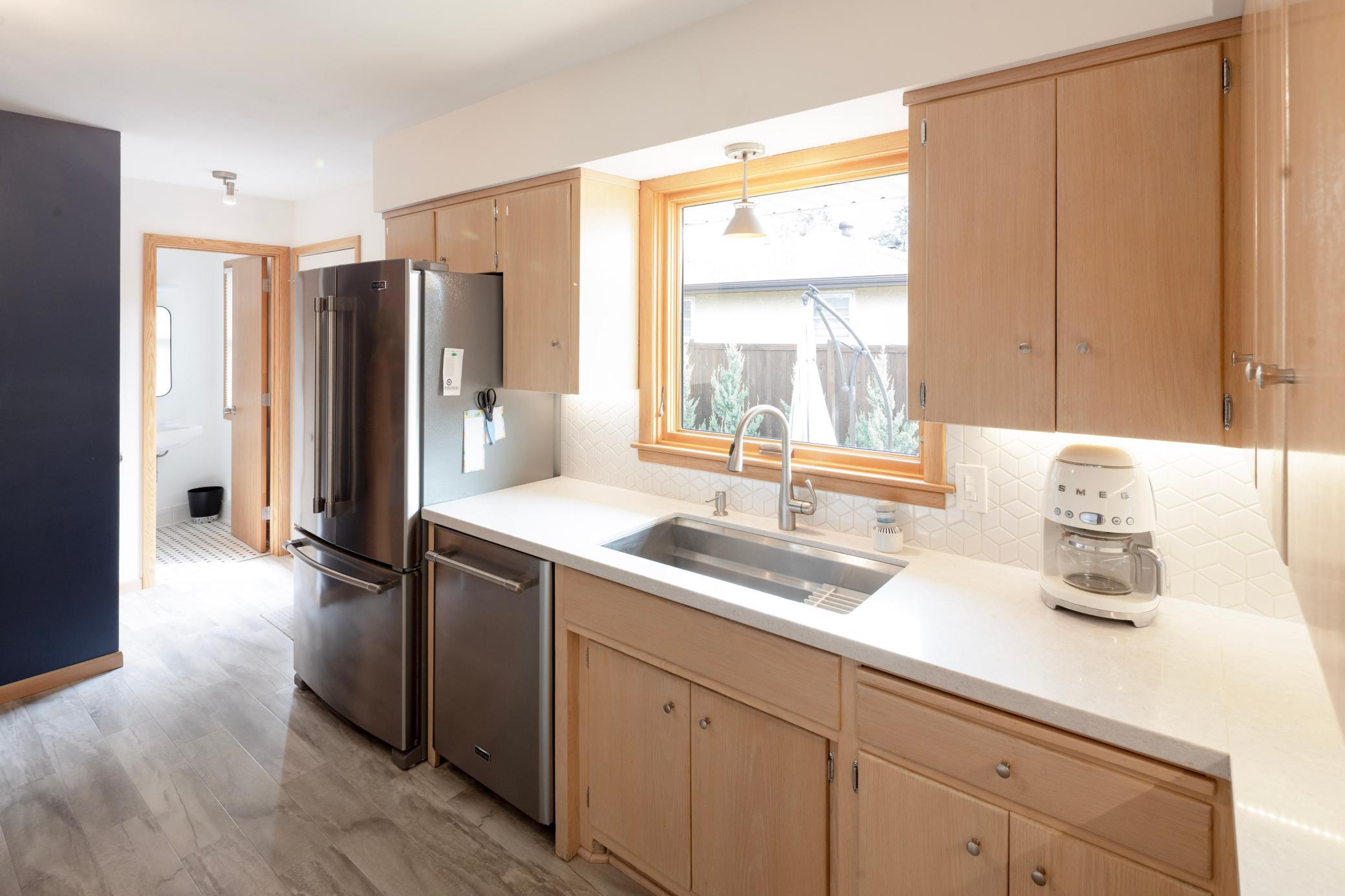 2420 Dunlap Street N