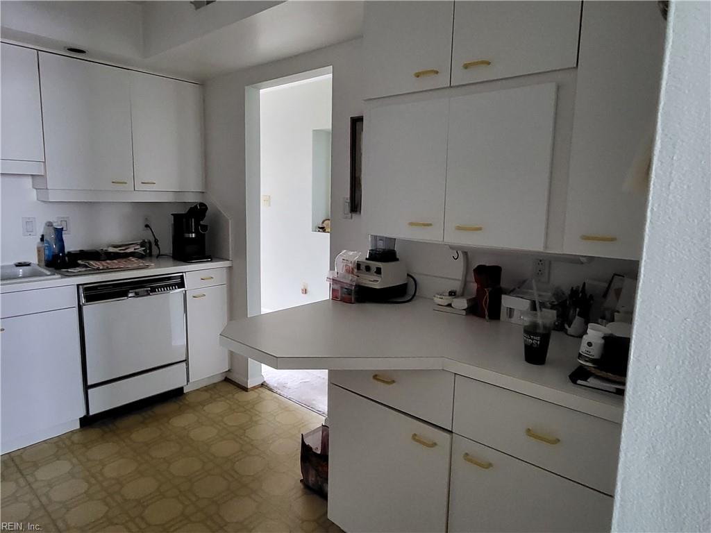 3950 Whispering Oaks Place