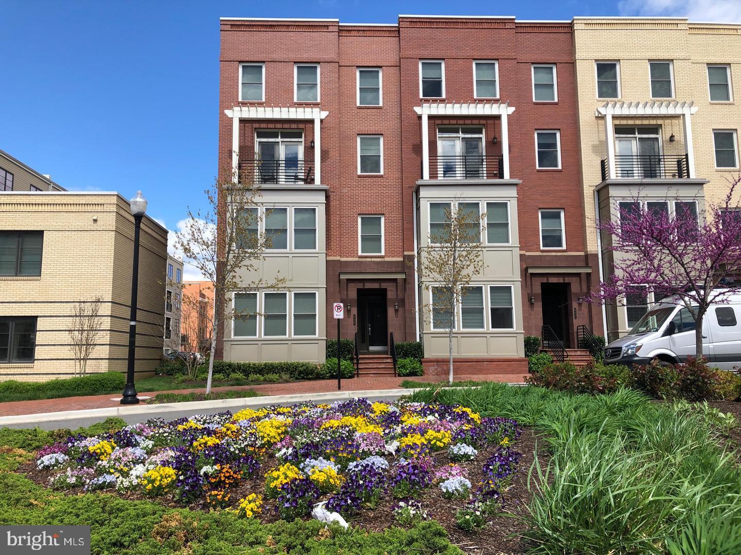 620 E Howell Avenue 102