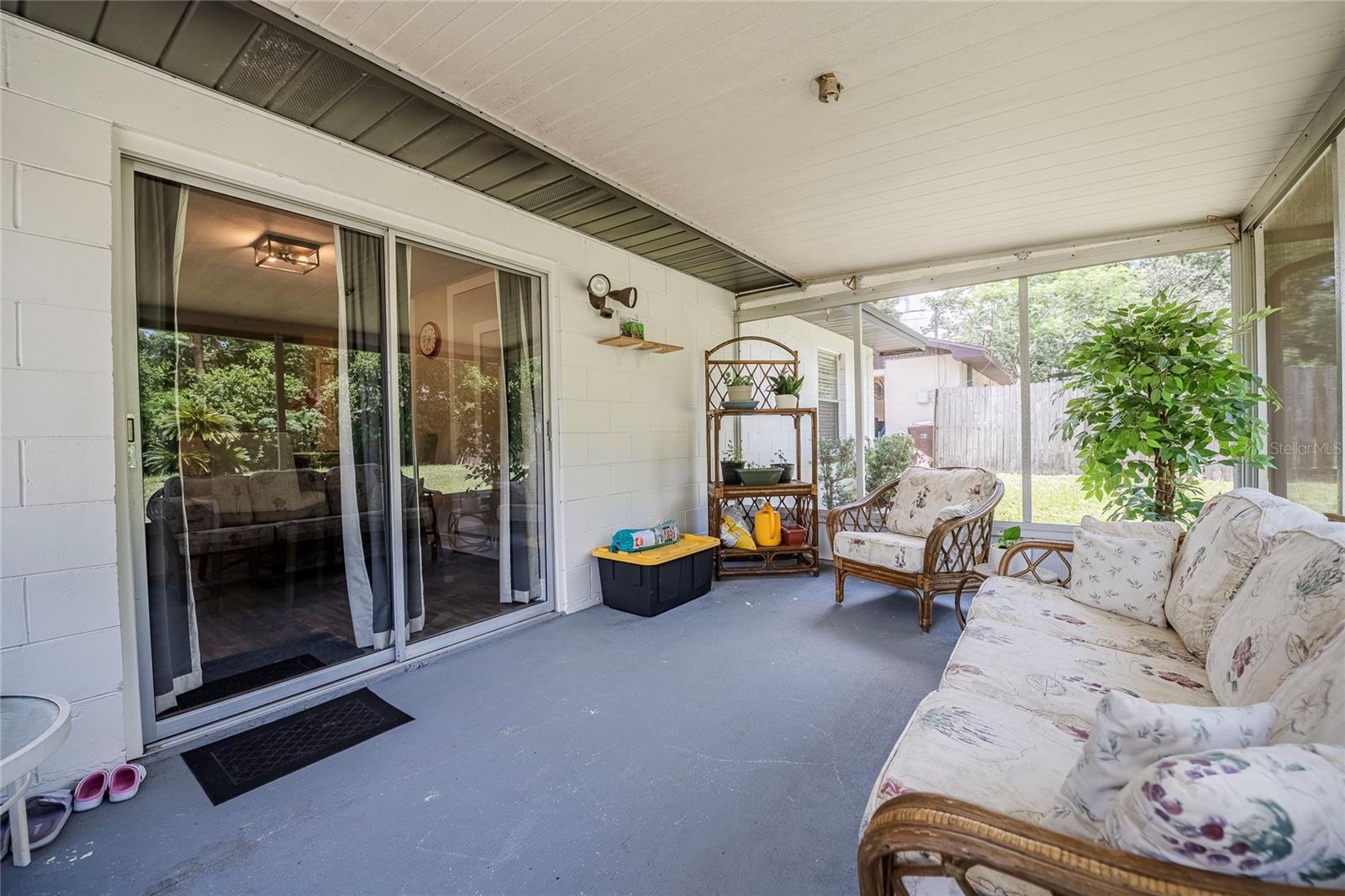 7 E Grove Avenue