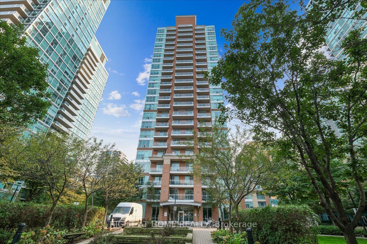 50 Lynn Williams St 812