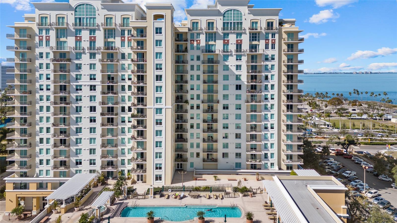 800 N Tamiami Trail 611
