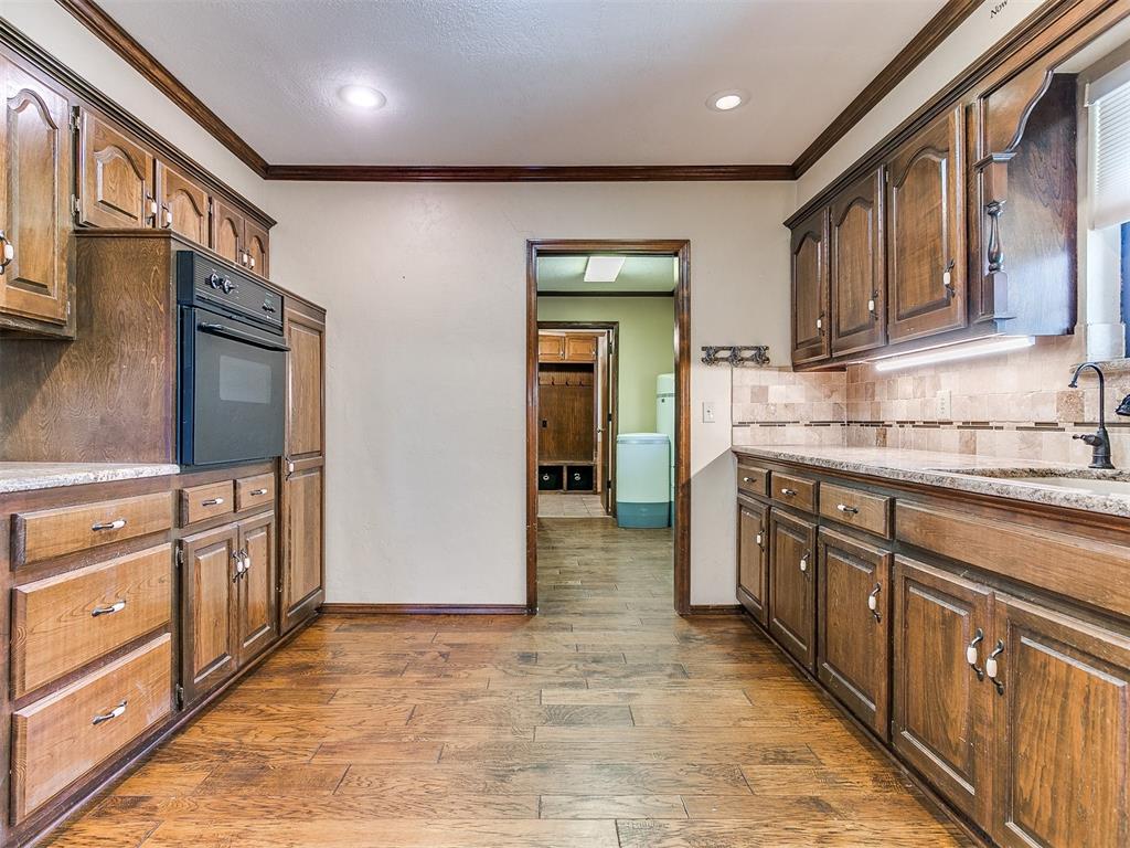 9901 Woodview Drive