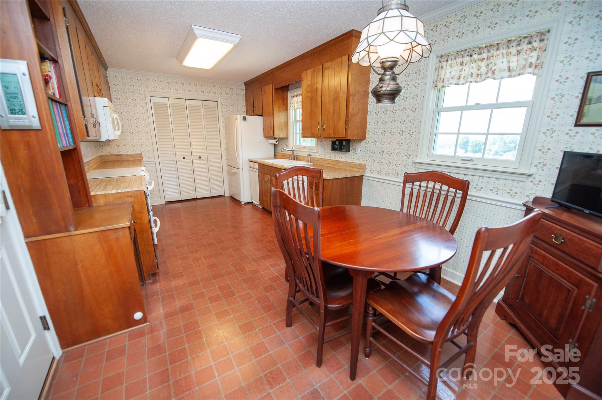 312 Lister Road