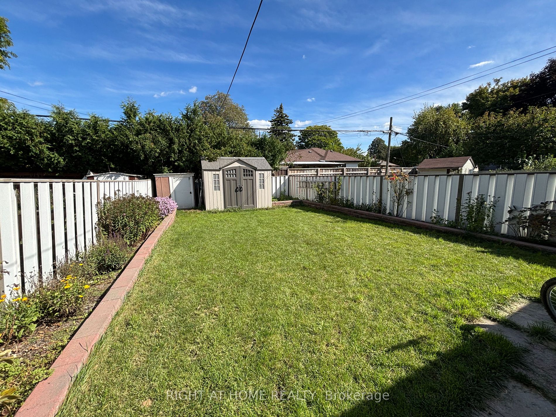 242 Roywood Dr