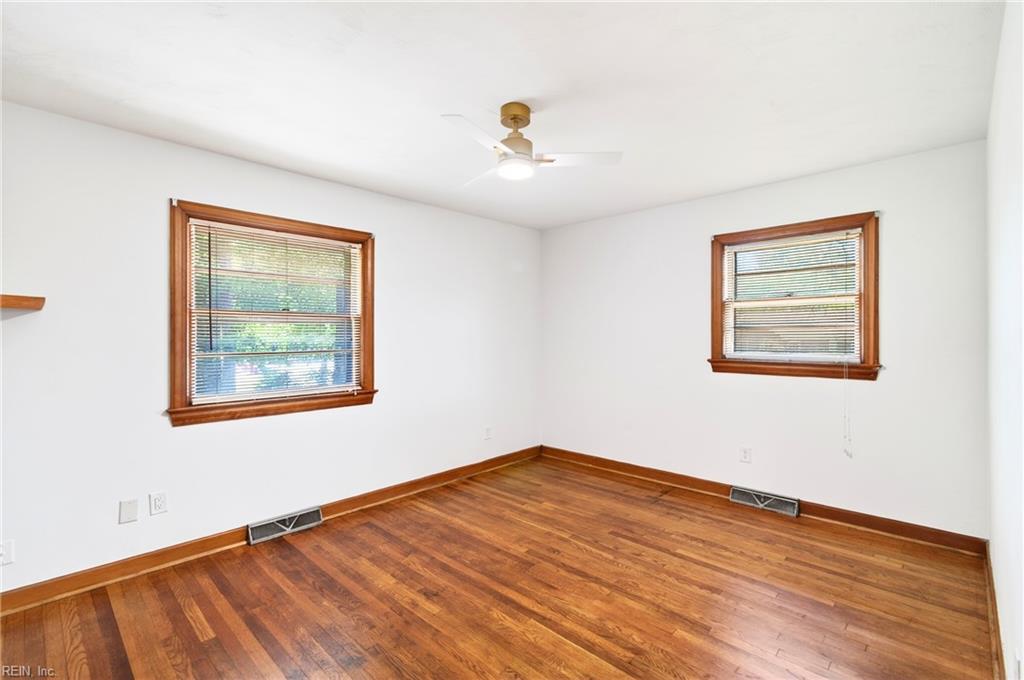 2 Larchmont Crescent