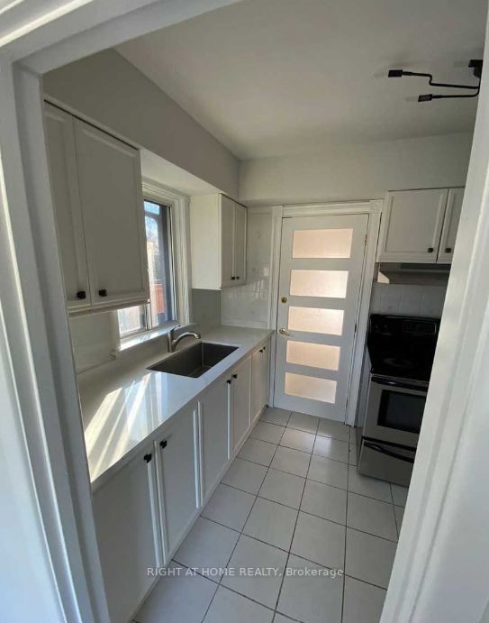 224 W Felan Ave