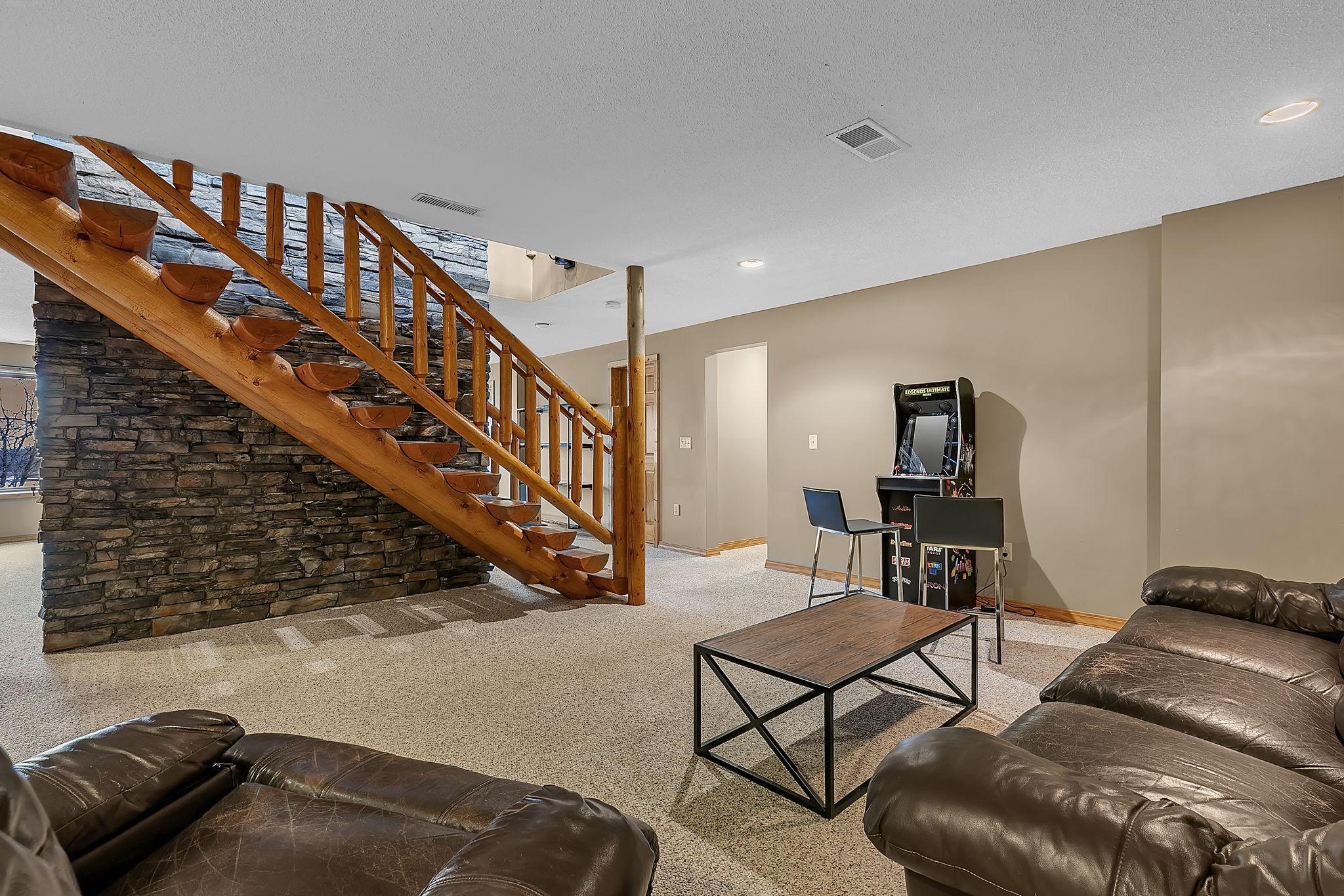 20368 Edgehill Circle