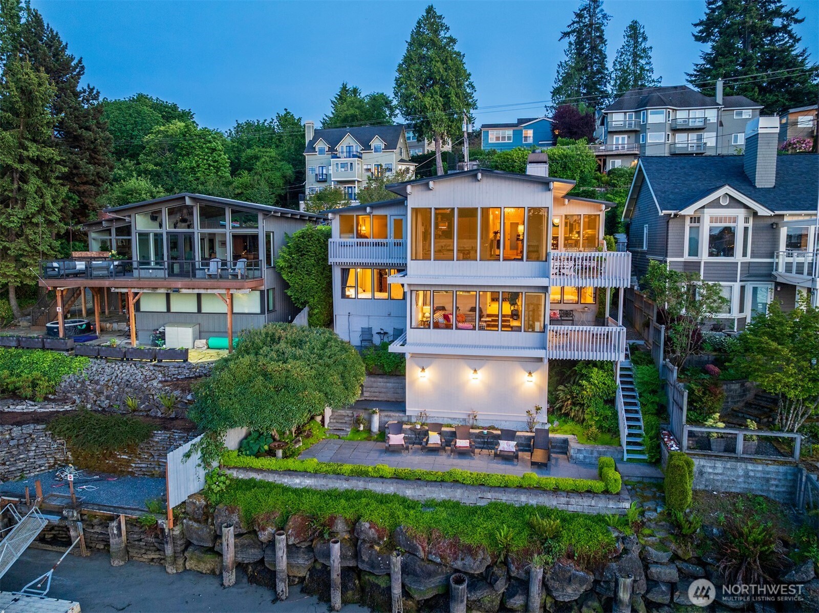 3510 W Commodore Way