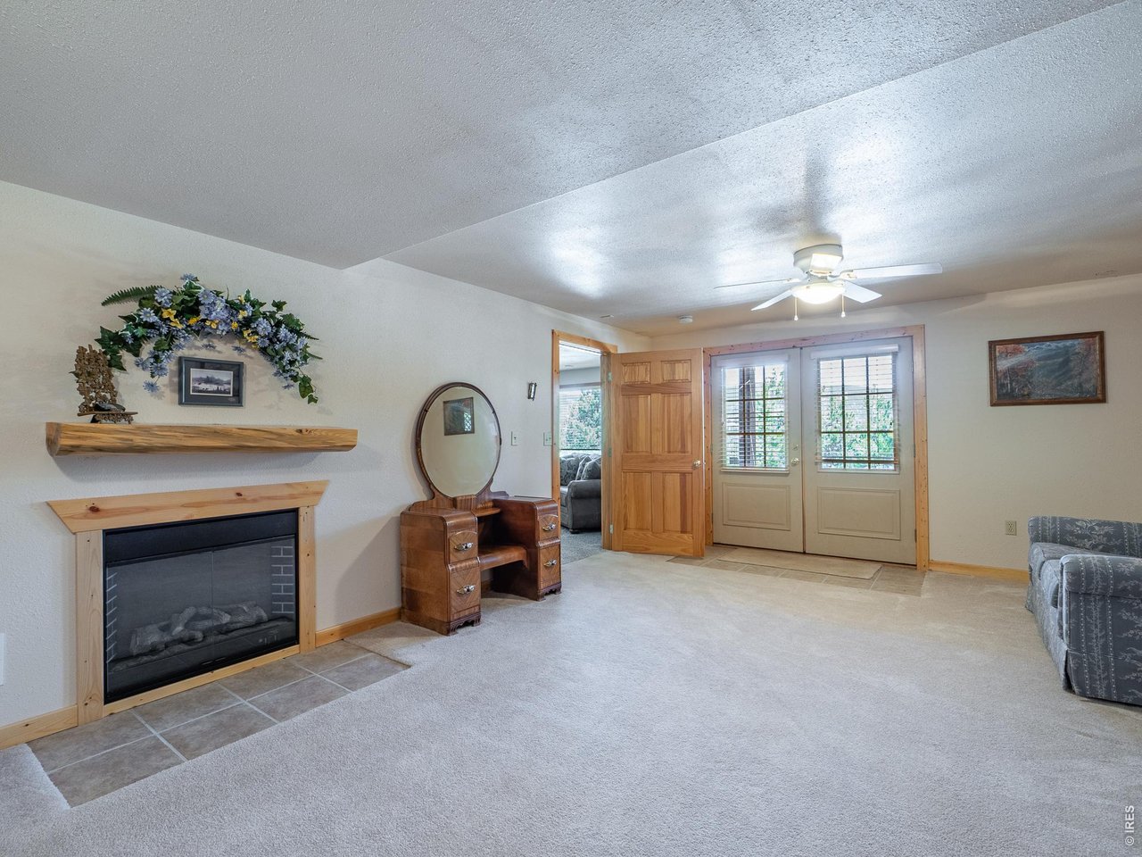 1847 Shoshoni Dr