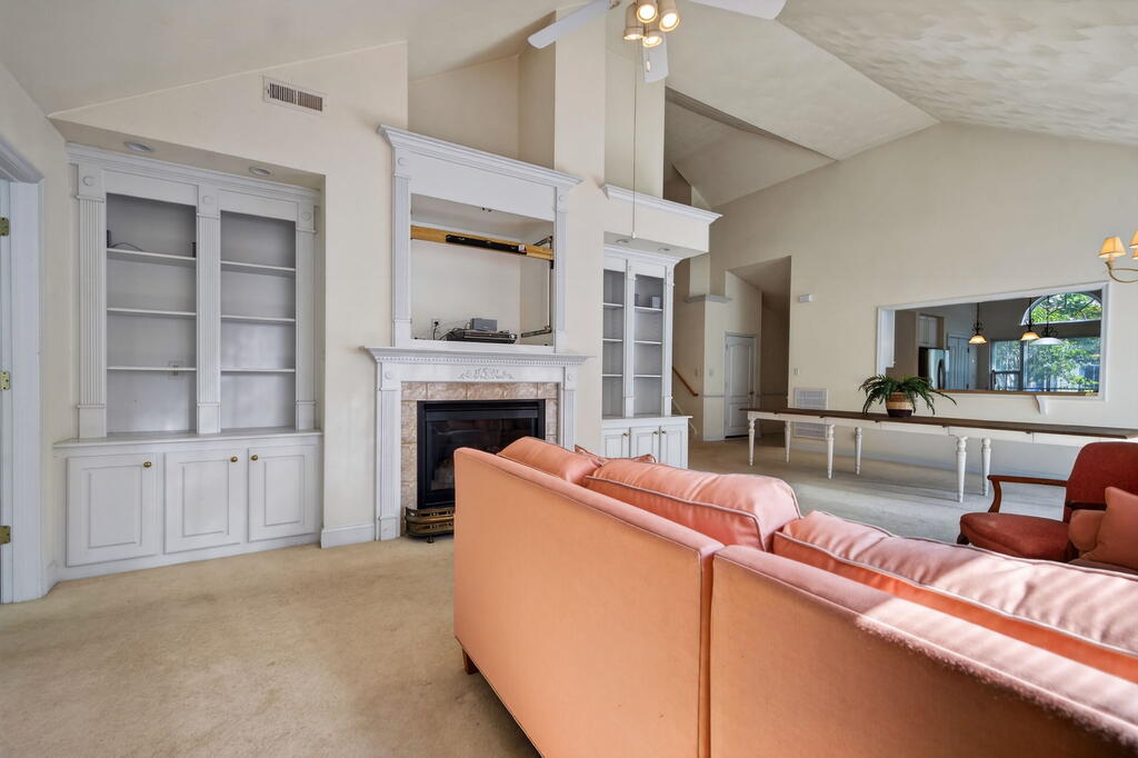 118 Saratoga Place 32