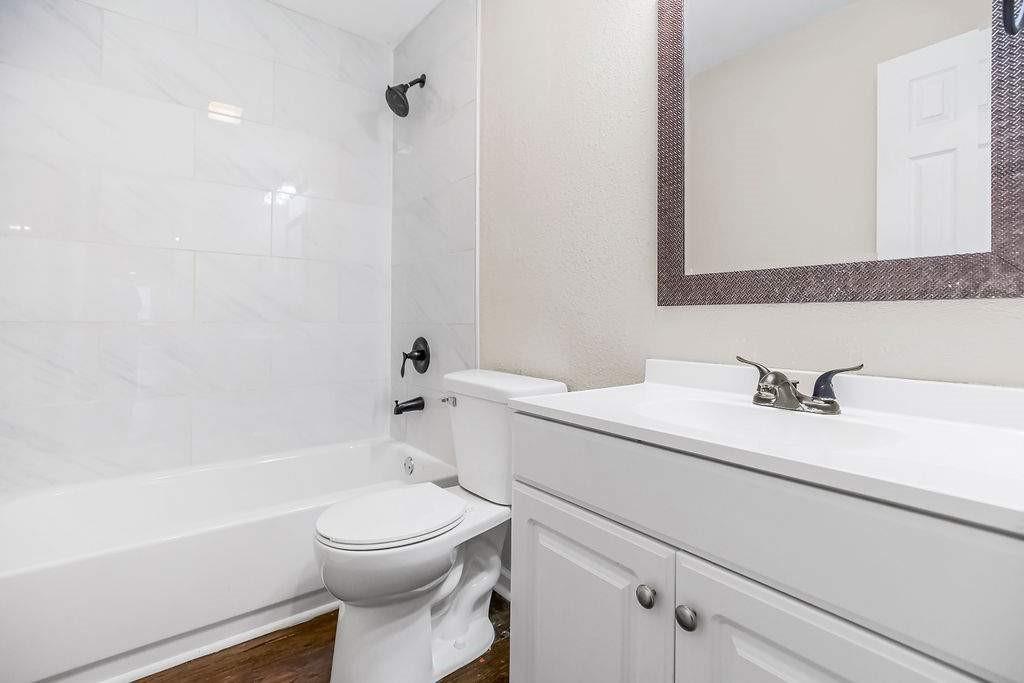 4224 Hawthorne Avenue