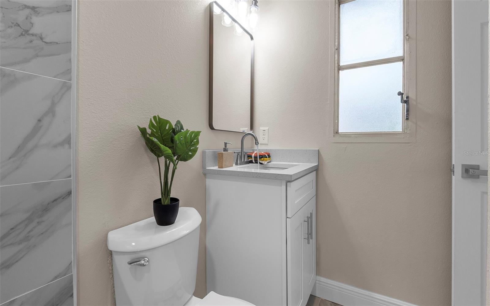 3601 E Giddens Avenue