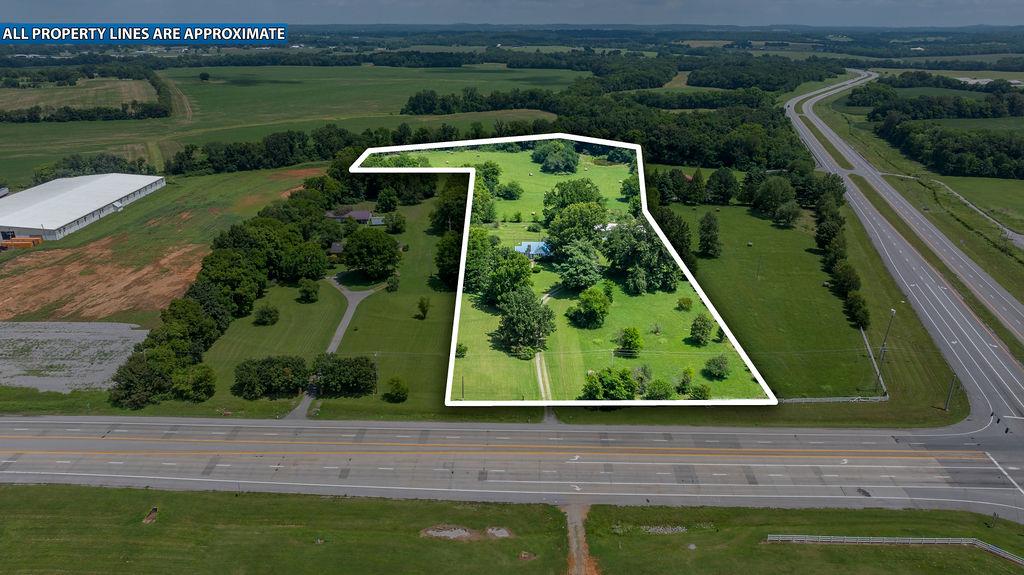 Enjoy the peace and privacy of country living with this 3 bedroom, 1.5 bath home situated on 12 beautiful acres. Located just minutes from local amenities and with easy access to the Pennyrile Parkway, this property offers the perfect balance of seclusion and convenience. Whether you're looking for room to roam, space to expand, or simply a quiet place to call home, this property has endless potential. Don't miss this rare opportunity to own acreage so close to town. Call today for more information or to schedule a showing.