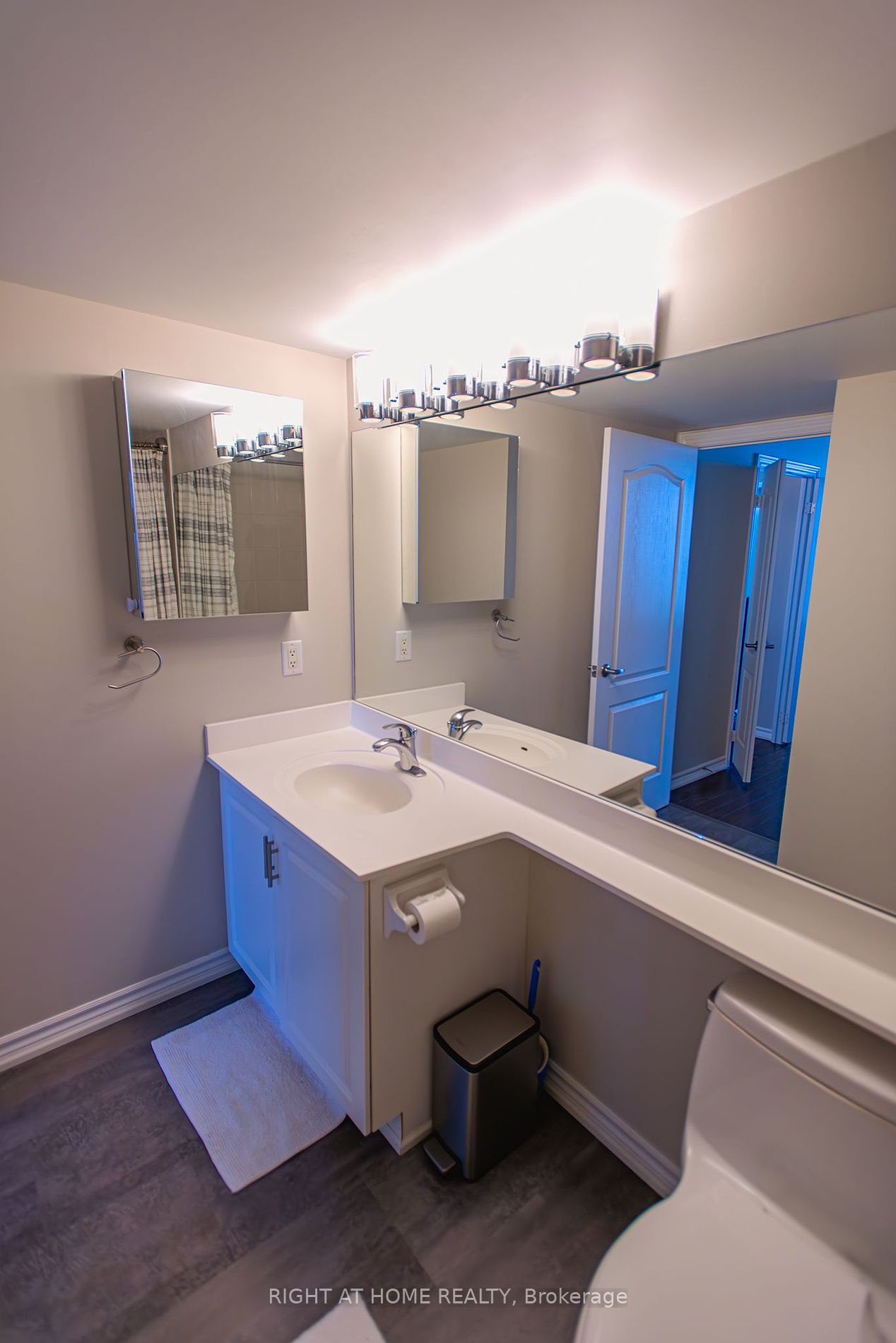3830 Bathurst St 805