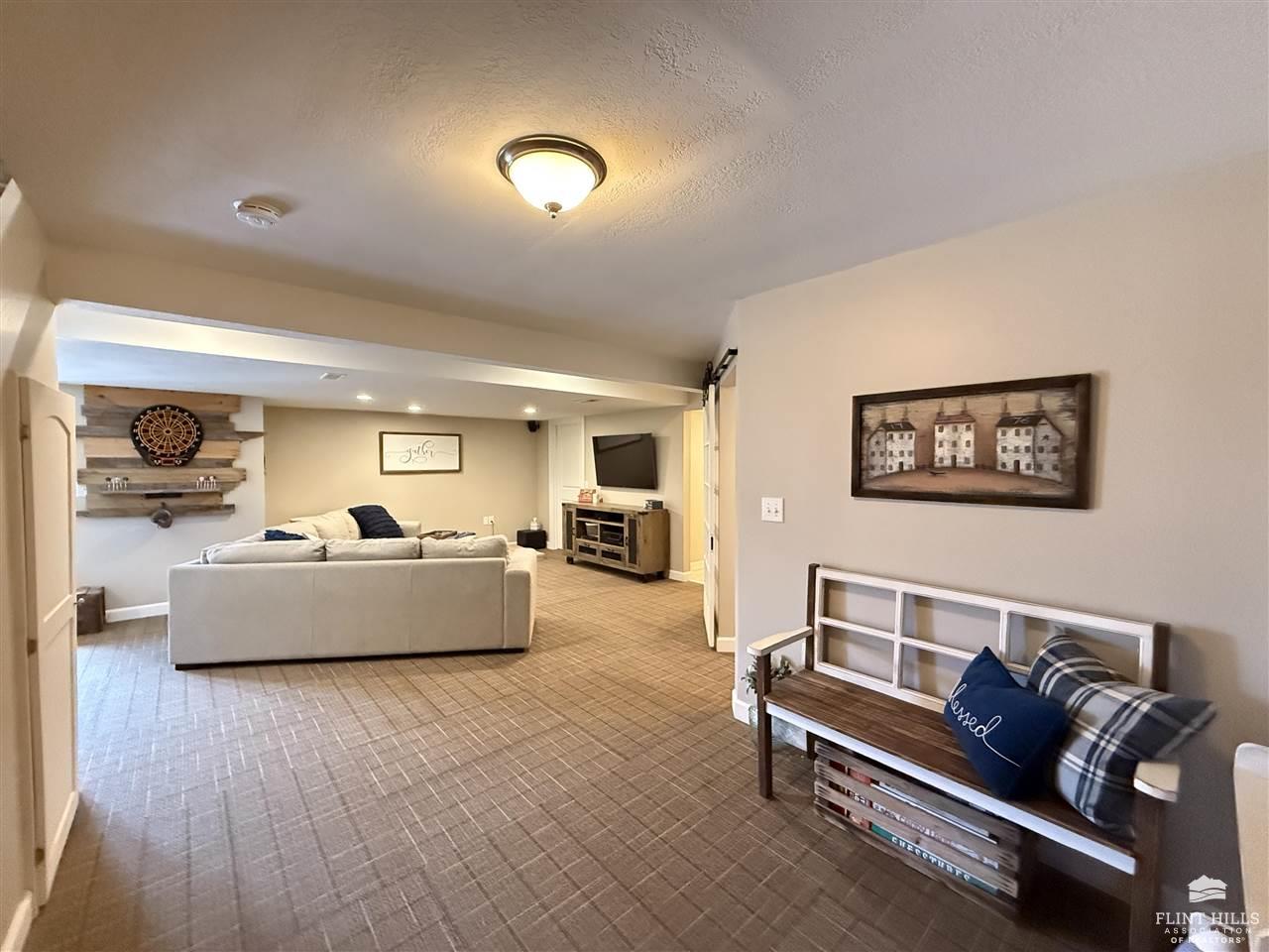 11710 Diamond Circle