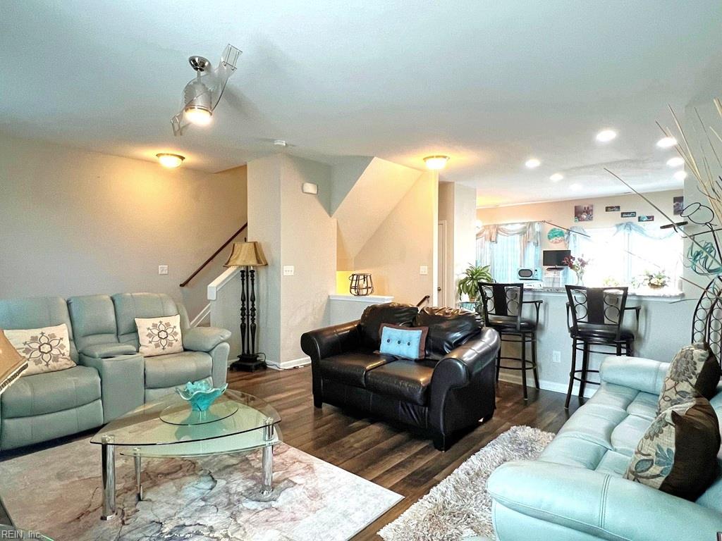 515 Waterside Drive 117