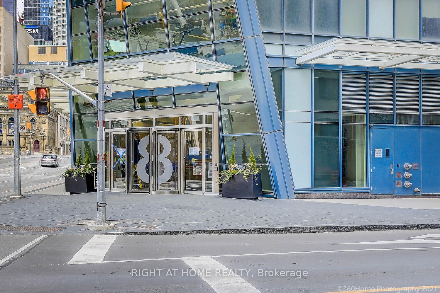 8 The Esplanade 4510