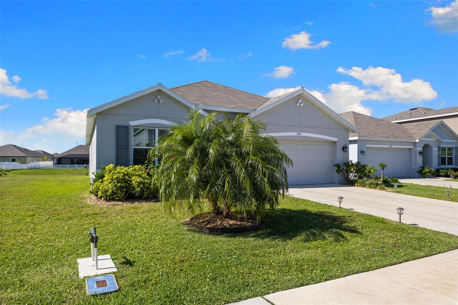 2236 Grand Flora Trail