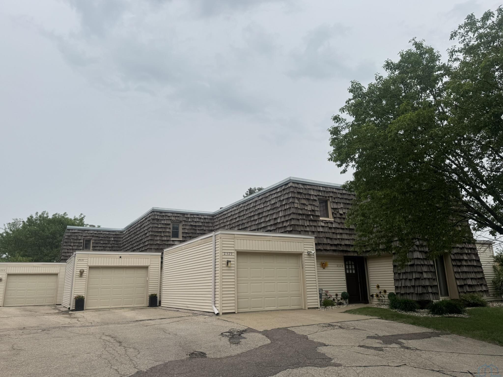 2331 Indian Hills Drive