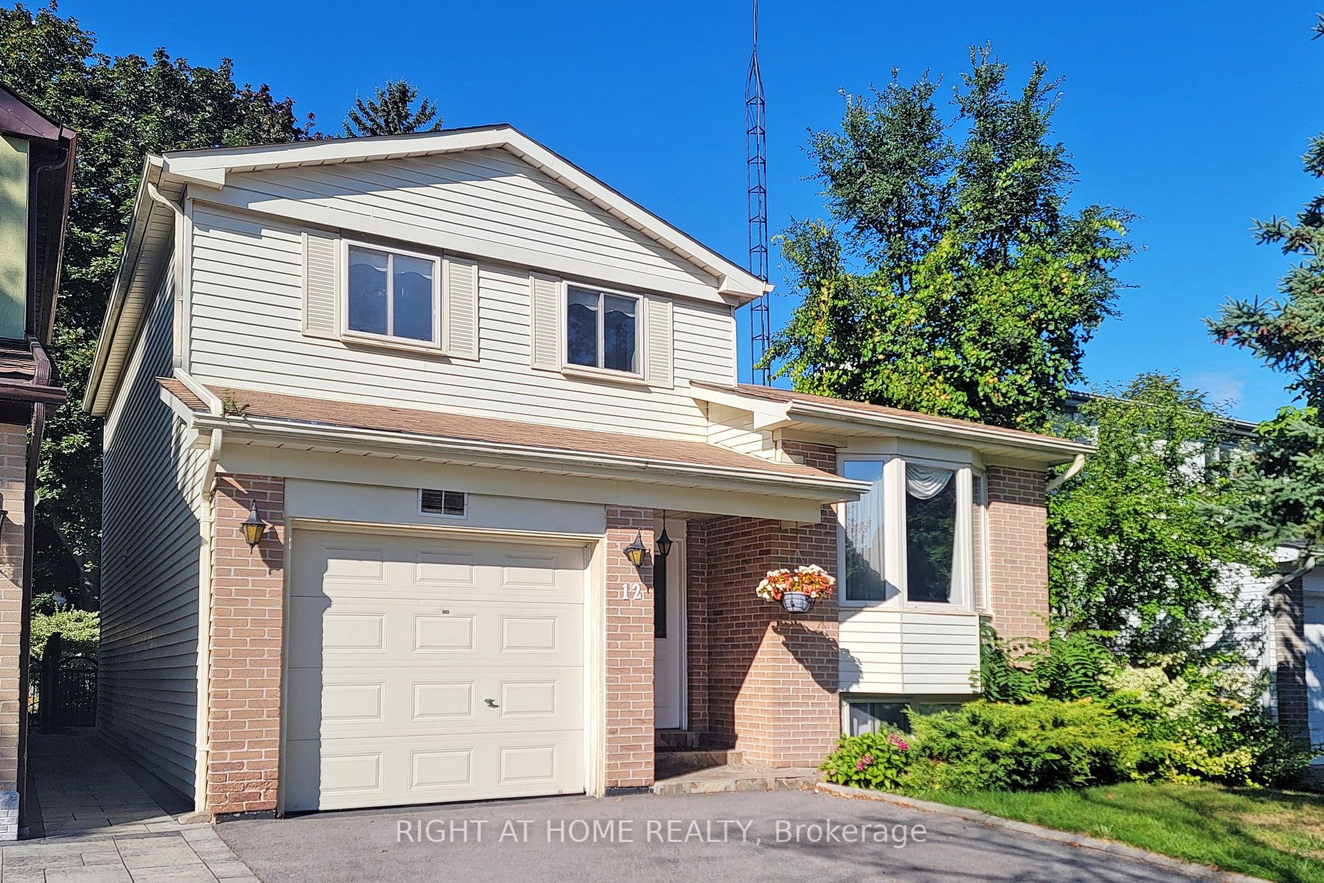 12 Plaisance Rd
