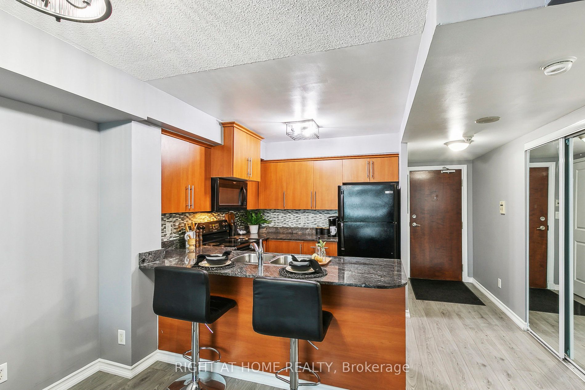 8 Rosebank Dr 17K