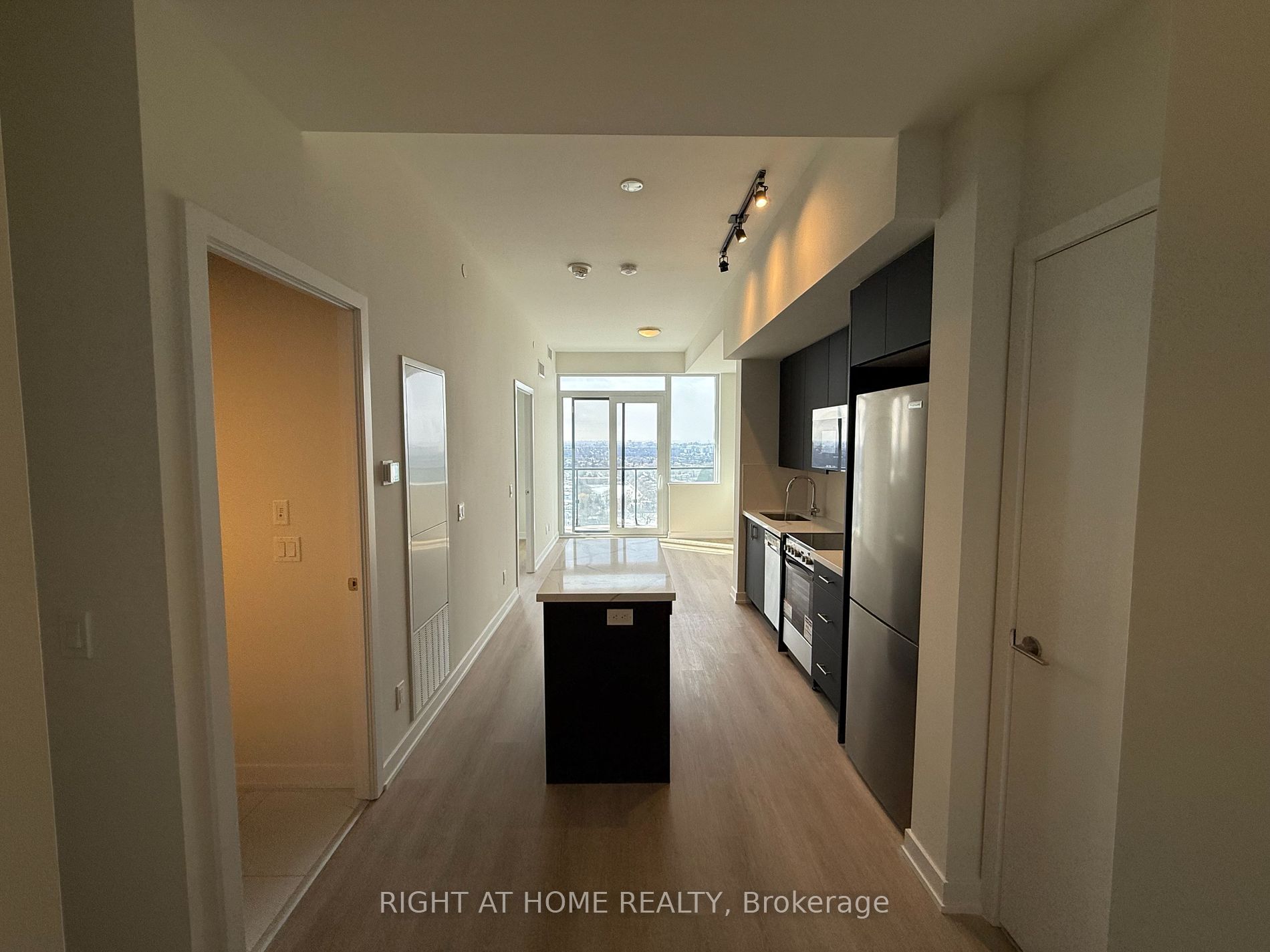 15 Ellerslie Ave LPH07