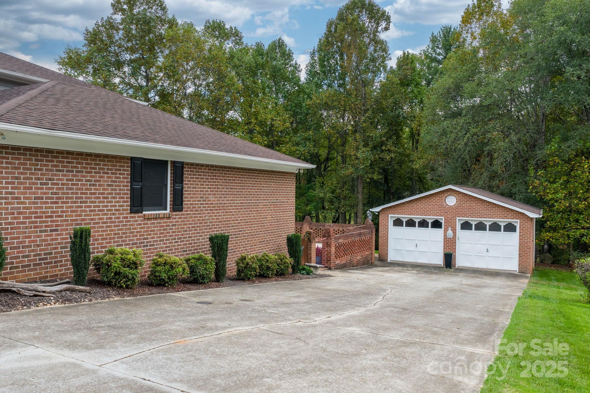 302 Redwood Place