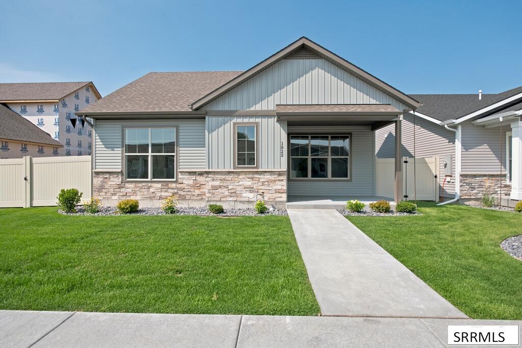 1823 Clarity Lane