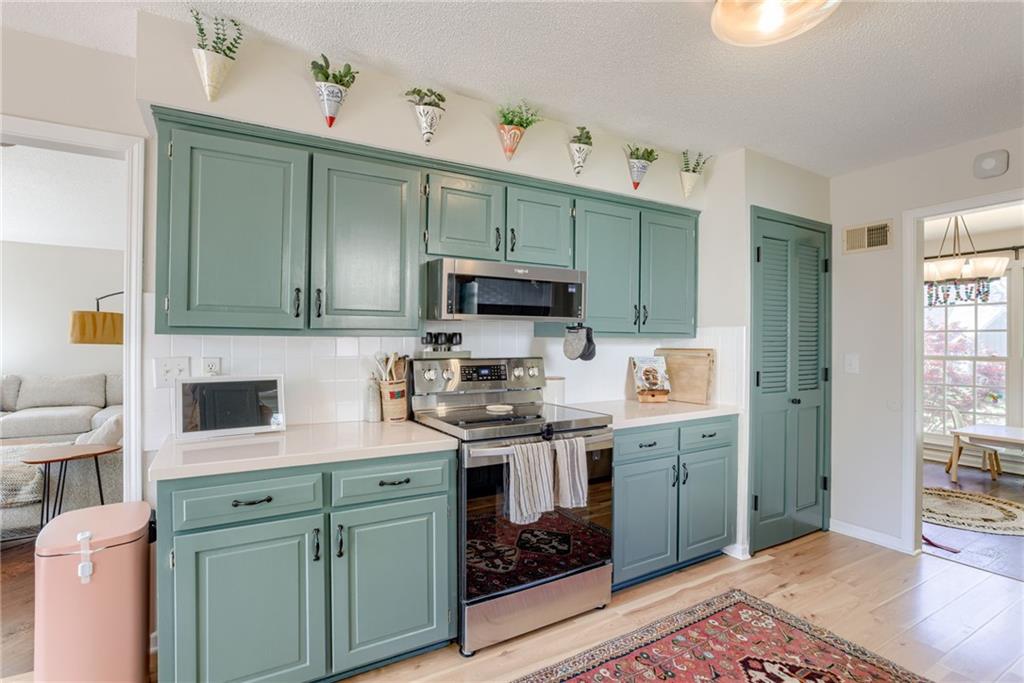 6623 Cottonwood Drive