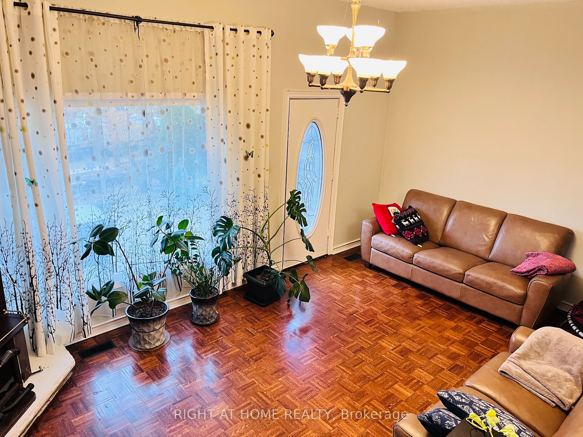 1051 Cedarglen Gate 15