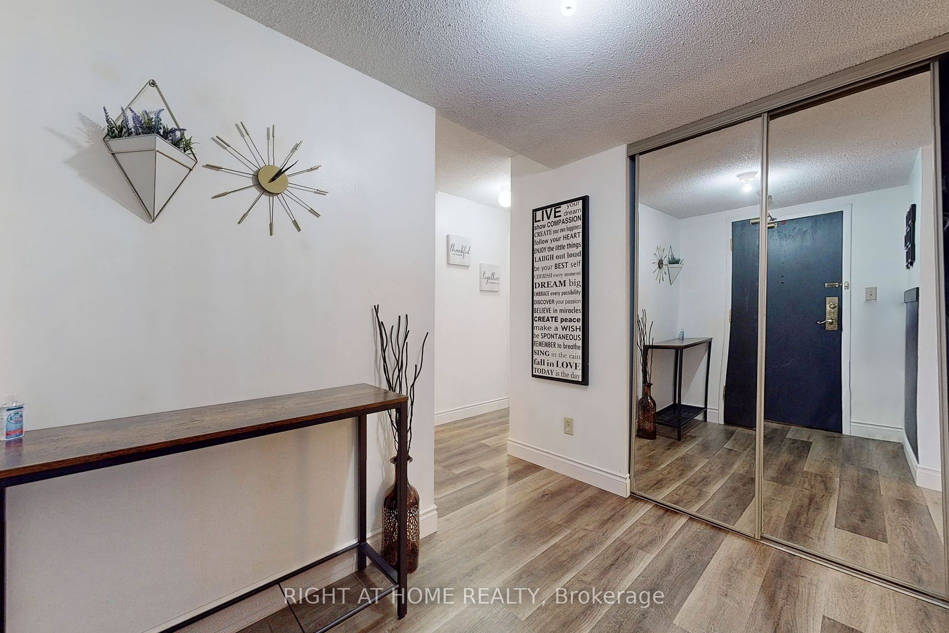 688 Preston Pkwy 403