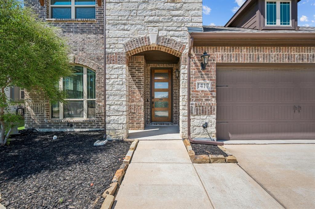 1417 Stoneleigh Place