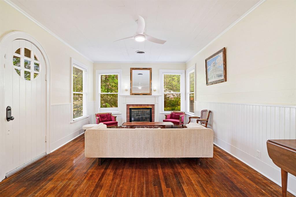 2240 Hubbard