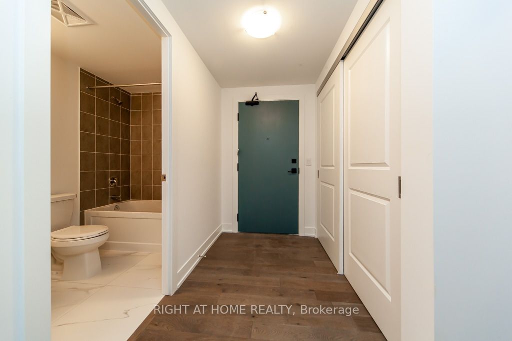 1063 Douglas Mccurdy Comm Circ 1206