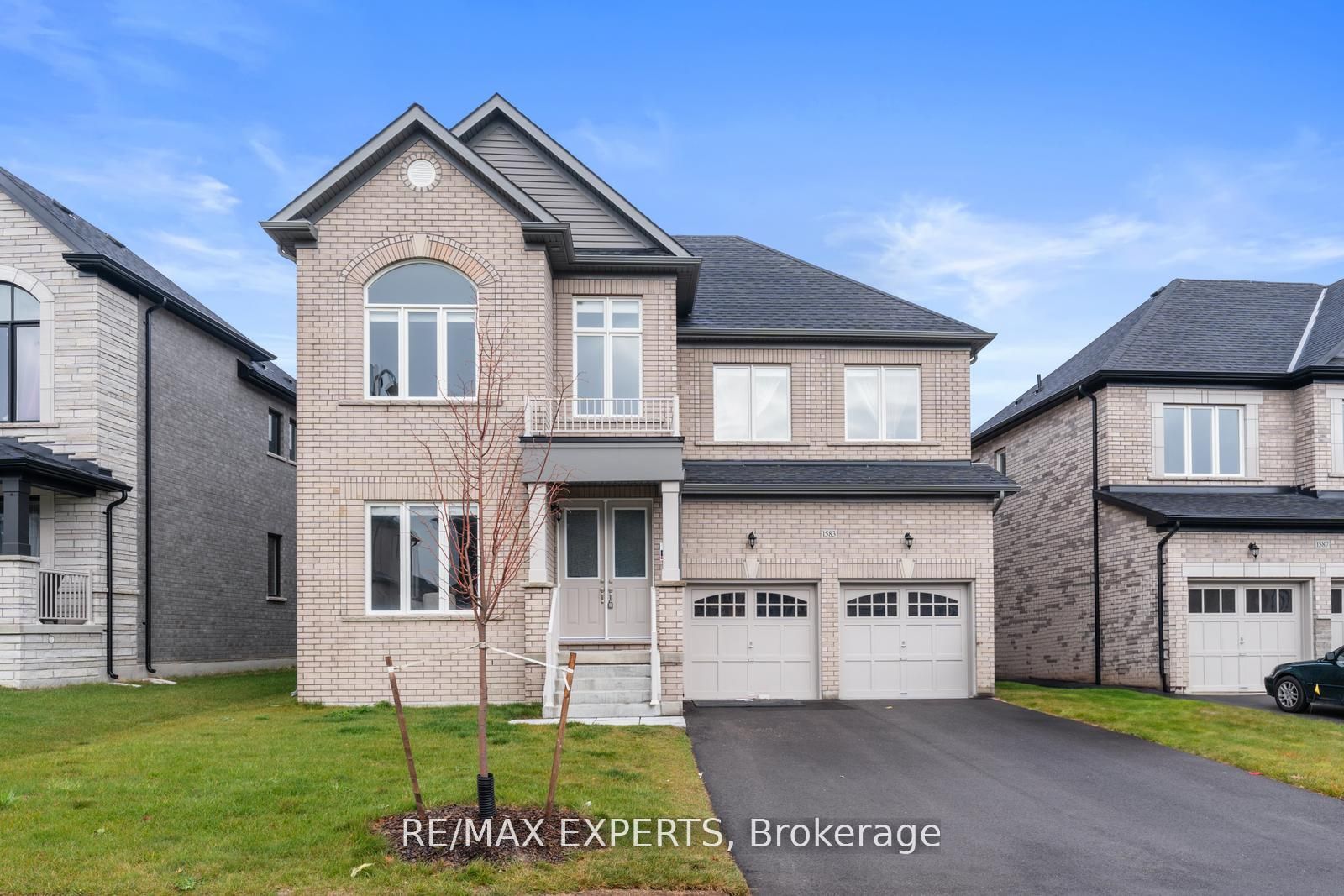 1583 Stovell Cres