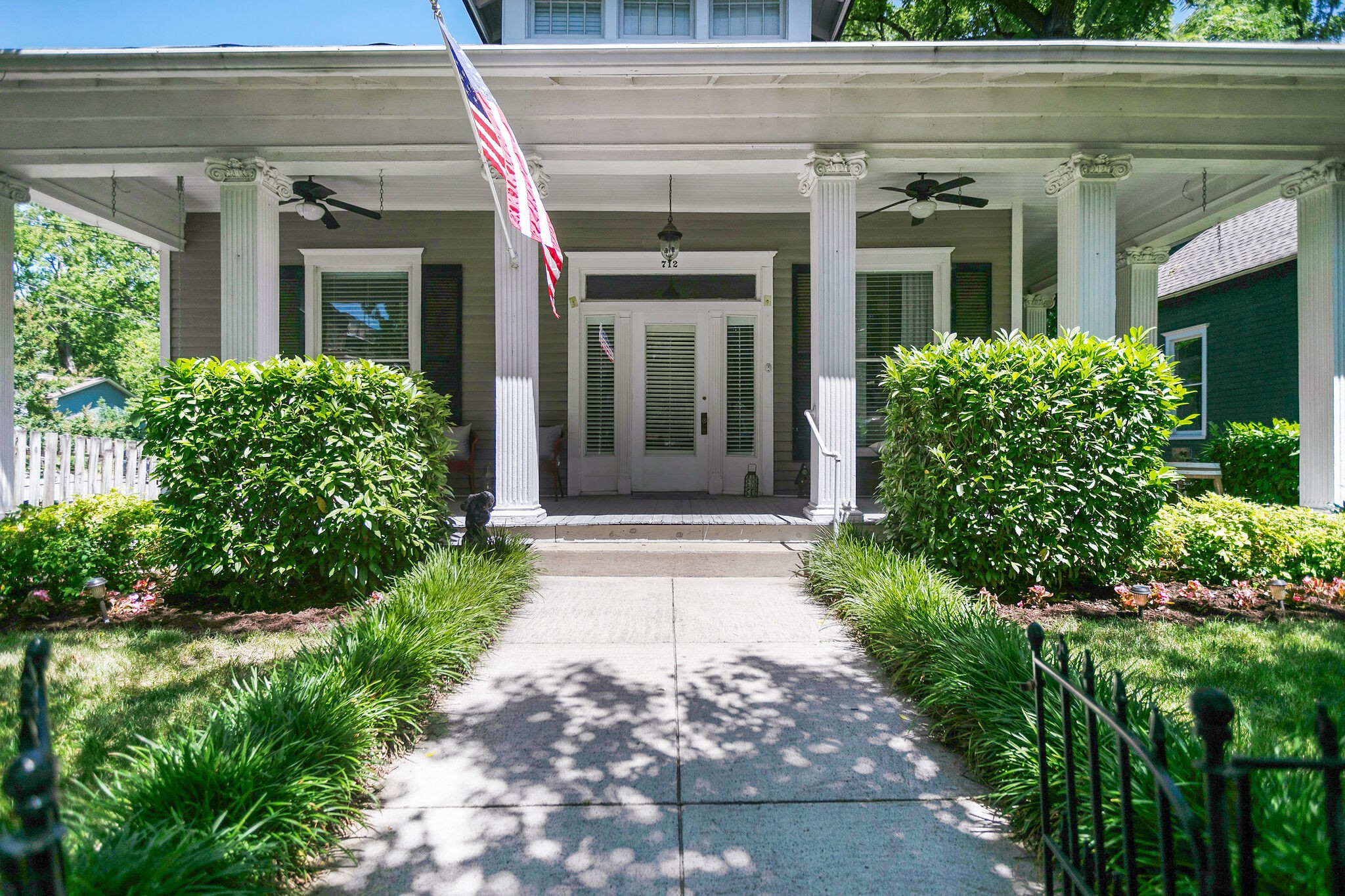 A beautiful home located right off West Main Street in the heart of downtown Franklin. Sidewalks, shopping, restaurants, history... all here! Wonderful option for a live/ work front sitting area and space. Home has been very well maintained and offers all the character one would want from living in downtown Franklin, Tennessee. Home has a back storage/ garage area to access at the back of the property as well.