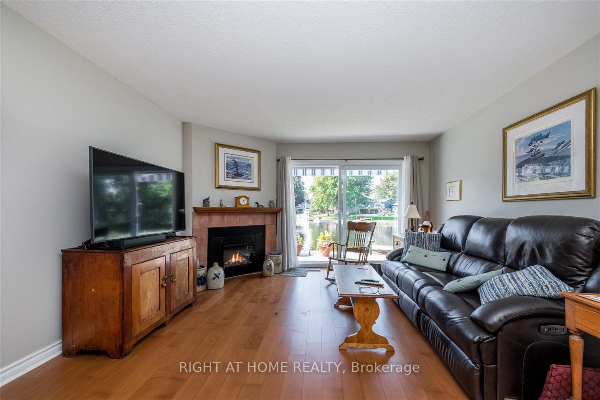 10 Laguna Pkwy 12