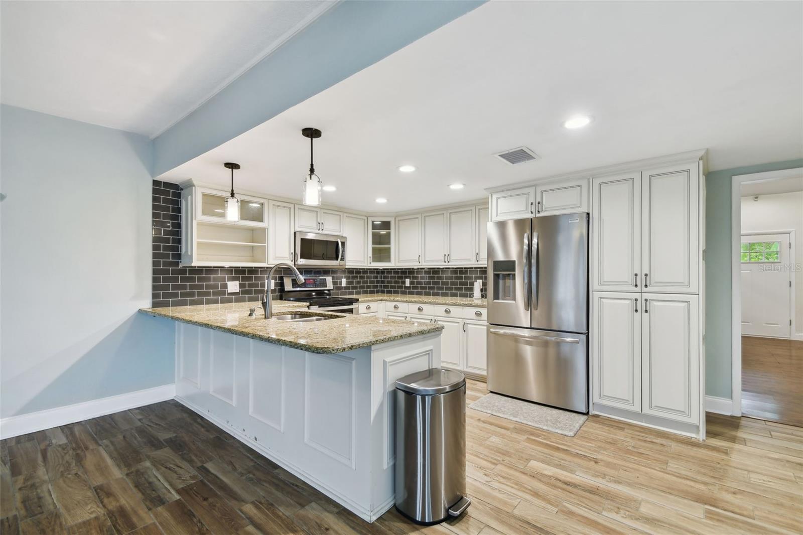 6109 Schooner Way