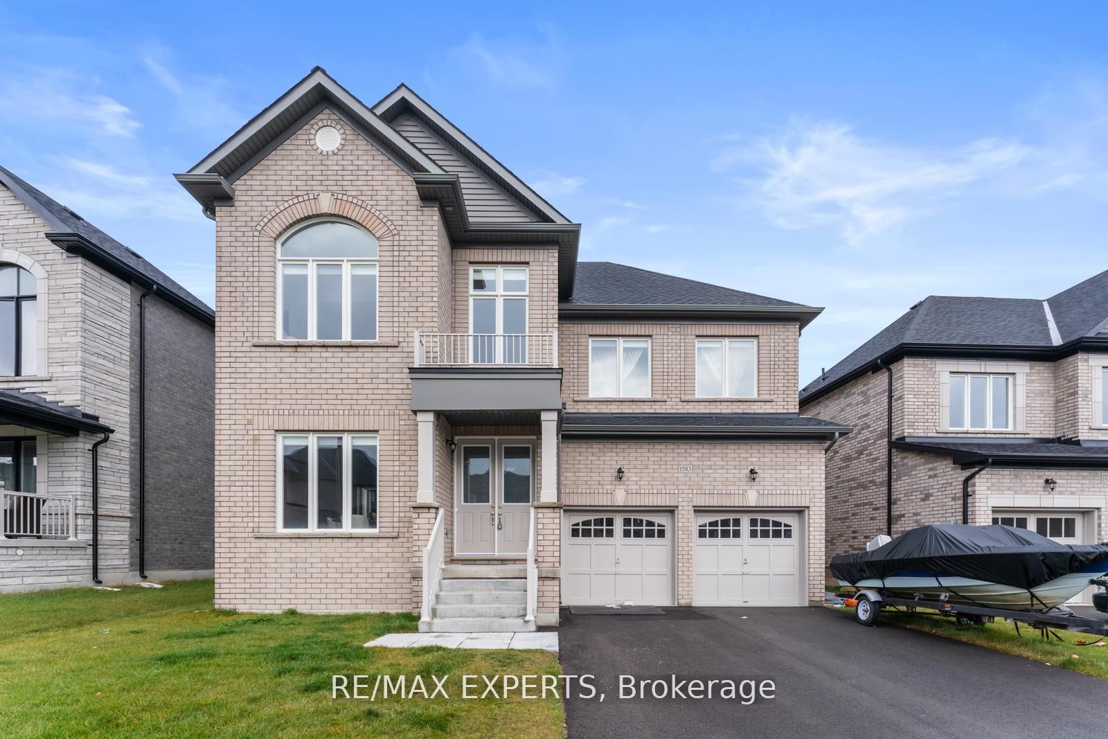 1583 Stovell Cres
