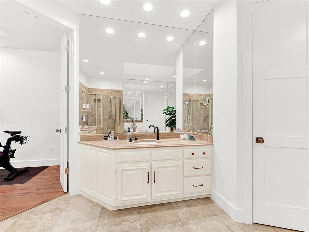 5317 Catamaran Drive