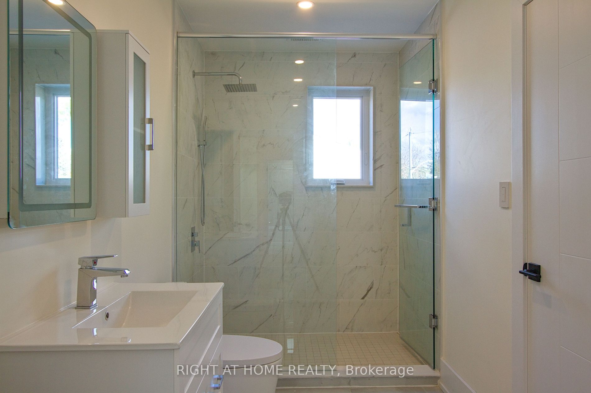 133 Roxborough Rd Main