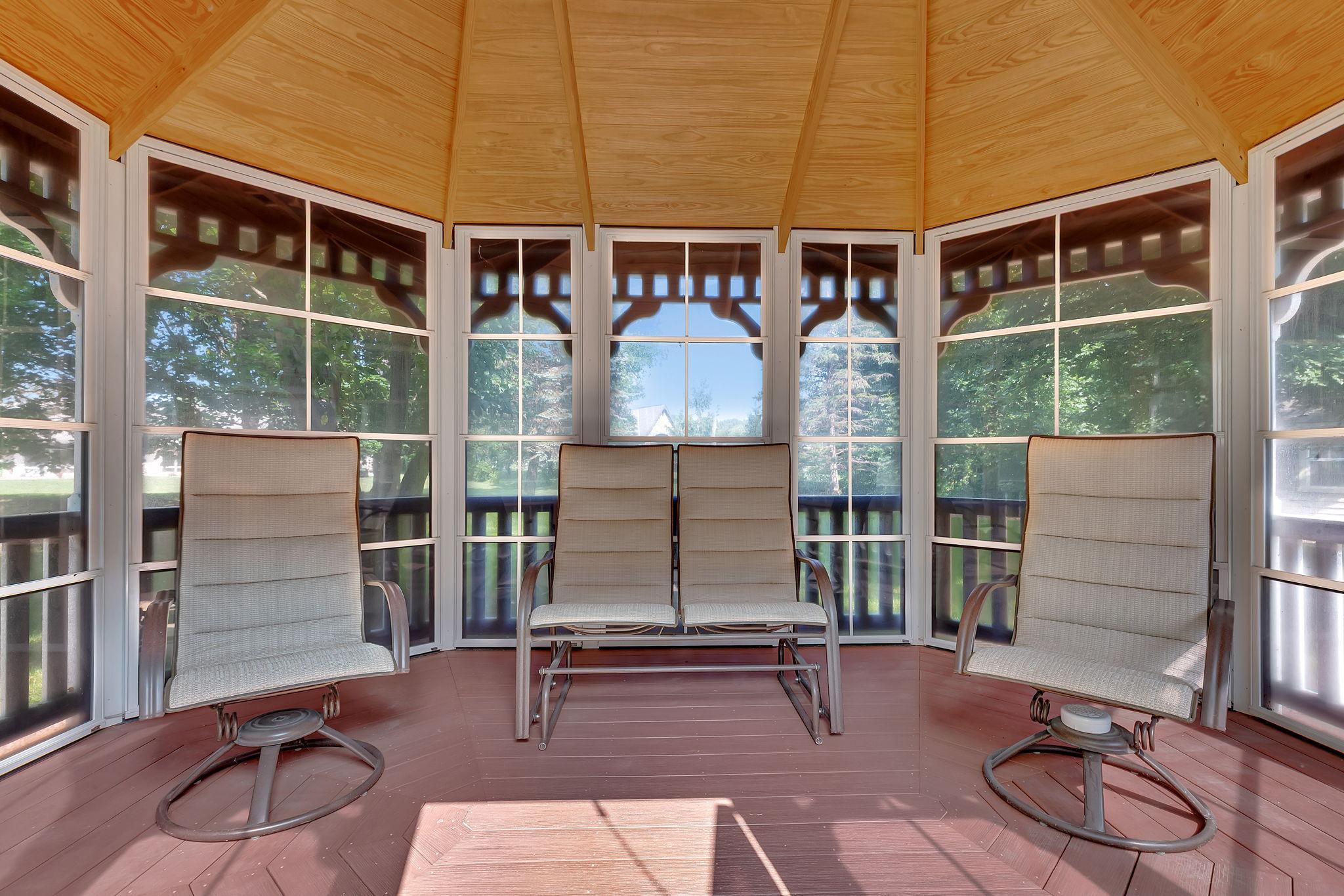 1621 Blackberry Circle