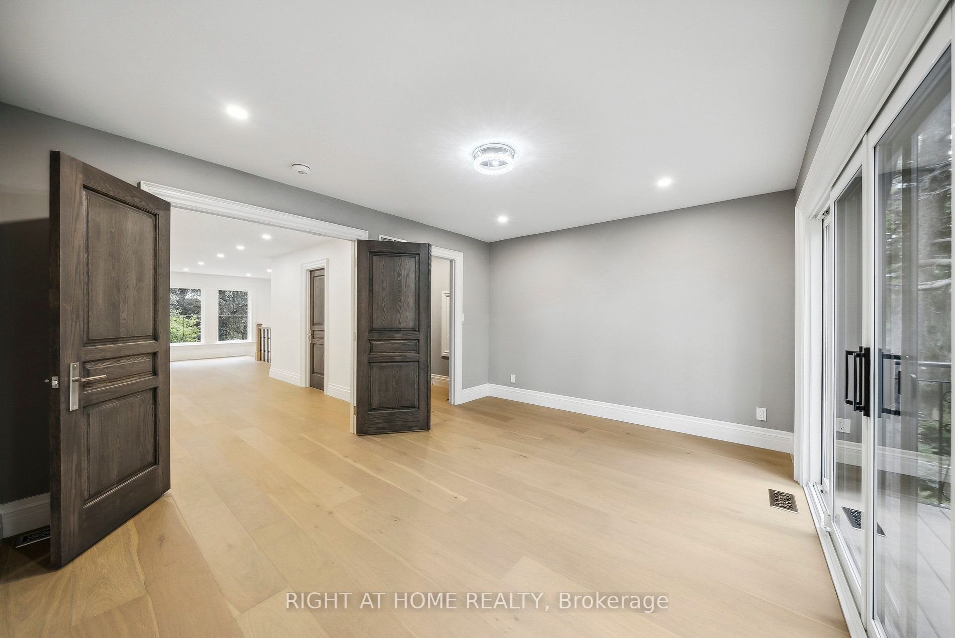 2409 Lakeshore Rd
