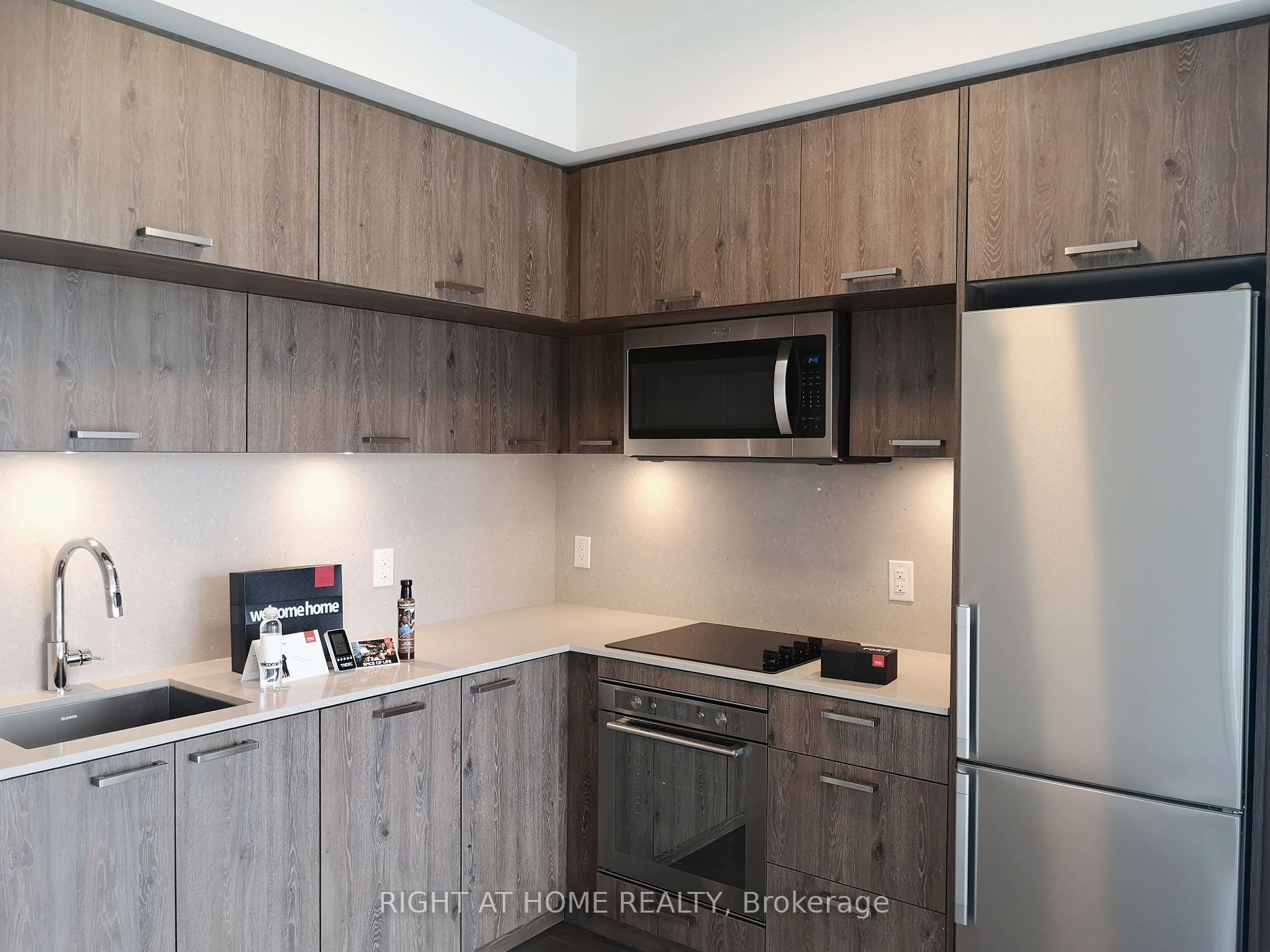 50 Mccaul St 1011