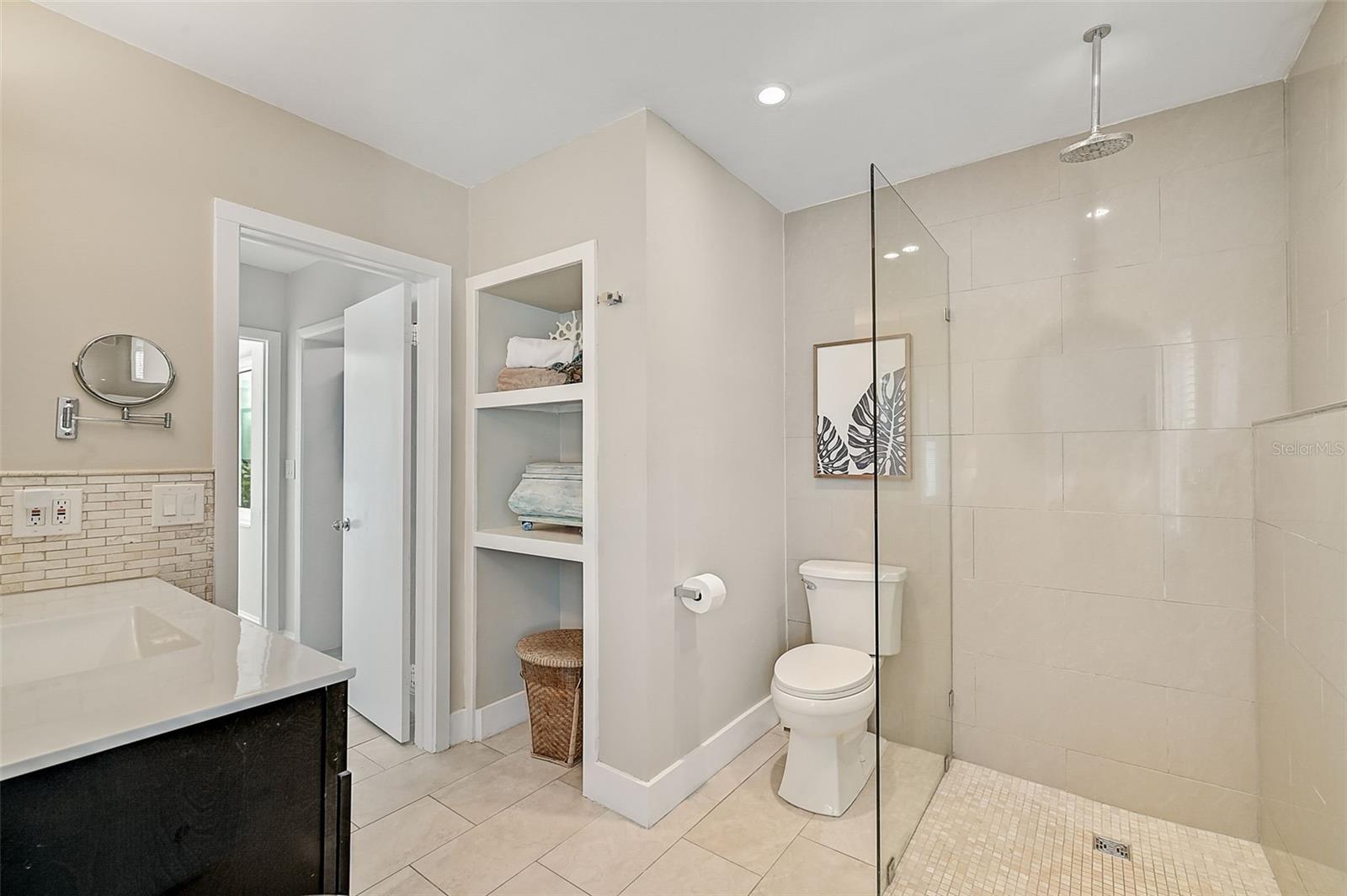 400 Nokomis Avenue S