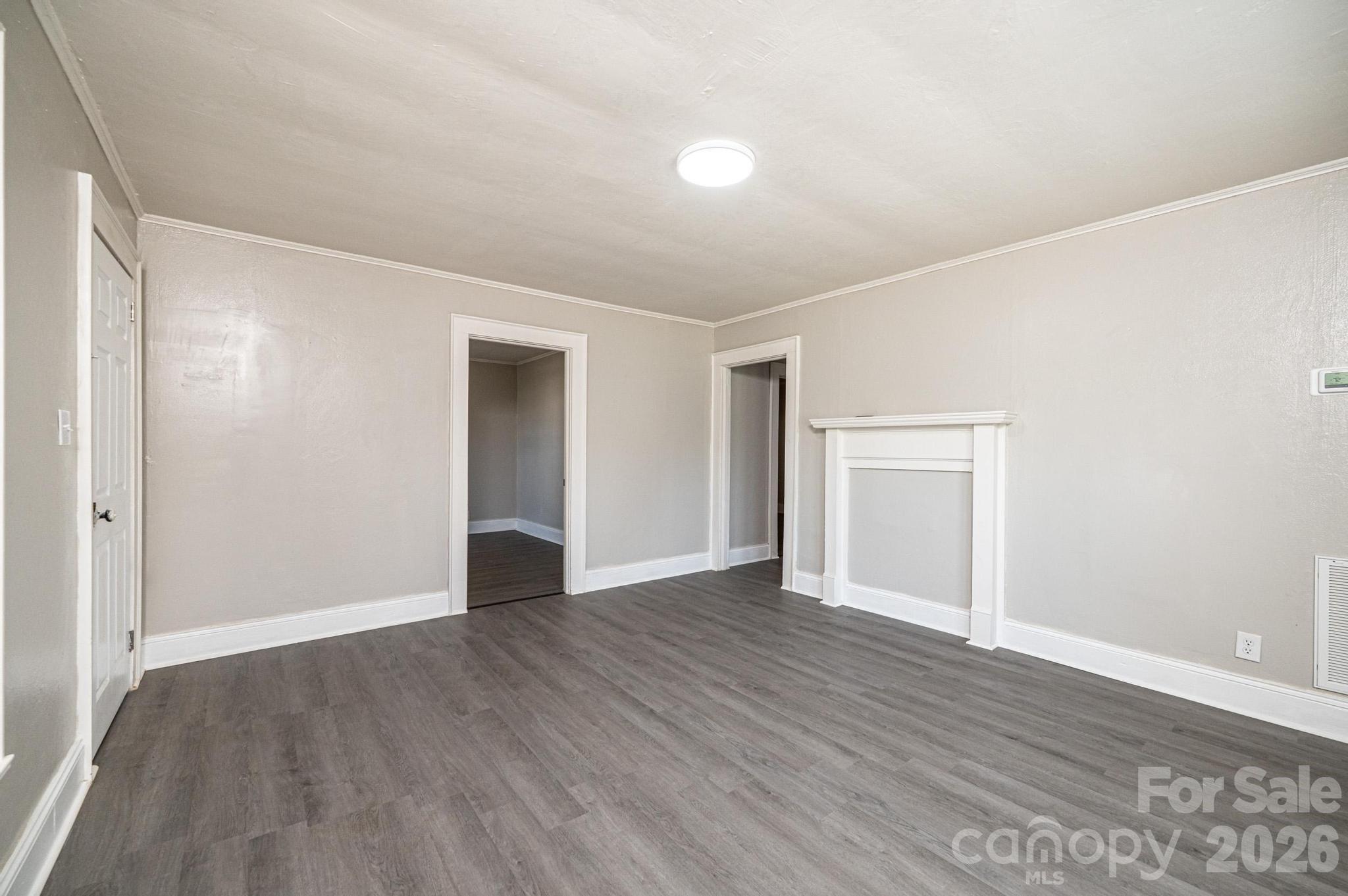 423 N Davis Avenue