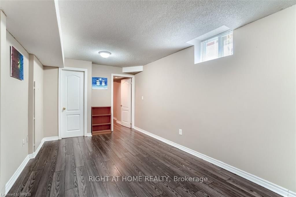 3020 Hawktail Cres