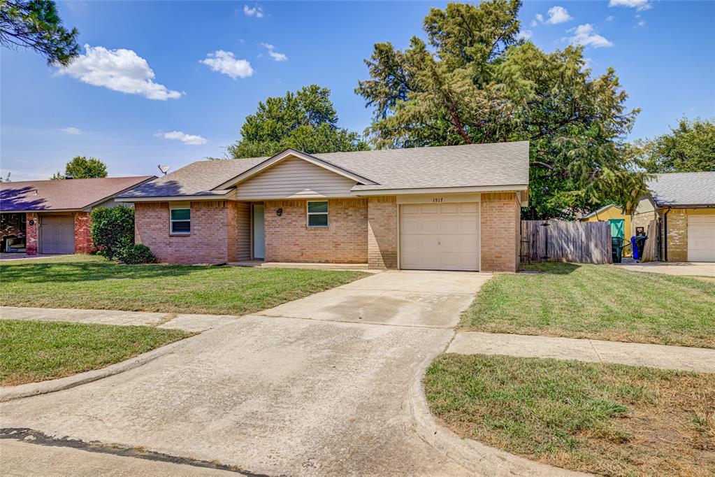 PRICE REDUCED! Nice starter home on a quiet cul-de-sac. Laminate floors throughout. Upgraded windows with all window treatments throughout and a beautiful upgraded bathroom. All appliances have been replaced within approximately 1 1/2 years. Sliding glass door takes you to a patio with a shade tree and a large, fenced backyard. Close to all kinds of shopping.